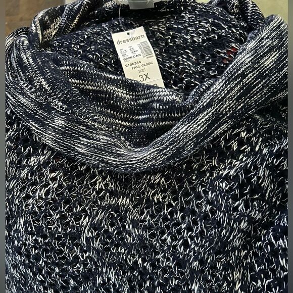 GORGEOUS soft Dress Barn open weave navy and white sleeveless sweater NWT! - Picture 3 of 4